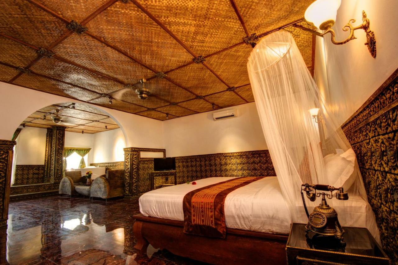 Le Grand Palais Boutique Hotel Phnom Penh Bagian luar foto