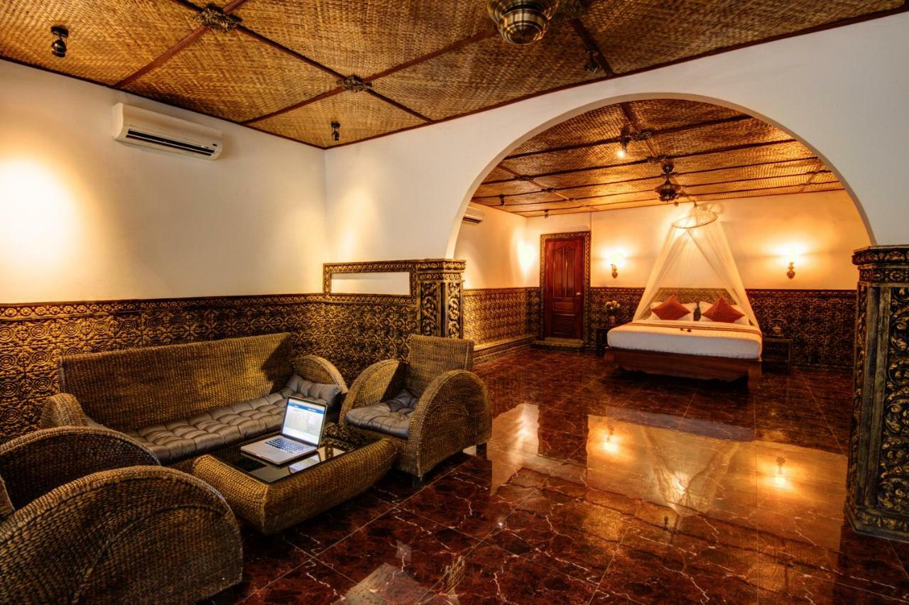Le Grand Palais Boutique Hotel Phnom Penh Bagian luar foto